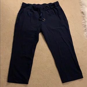 Lululemon On the Fly Woven Crops